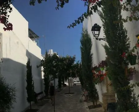 Estepona Апартаменти *